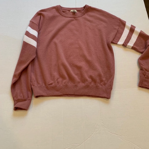 Forever 21 sweater with white stripes on sleeve - Picture 5 of 6